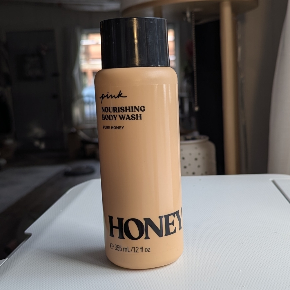 PINK Honey Nourishing Body Wash